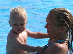 vakantie met baby zwembad